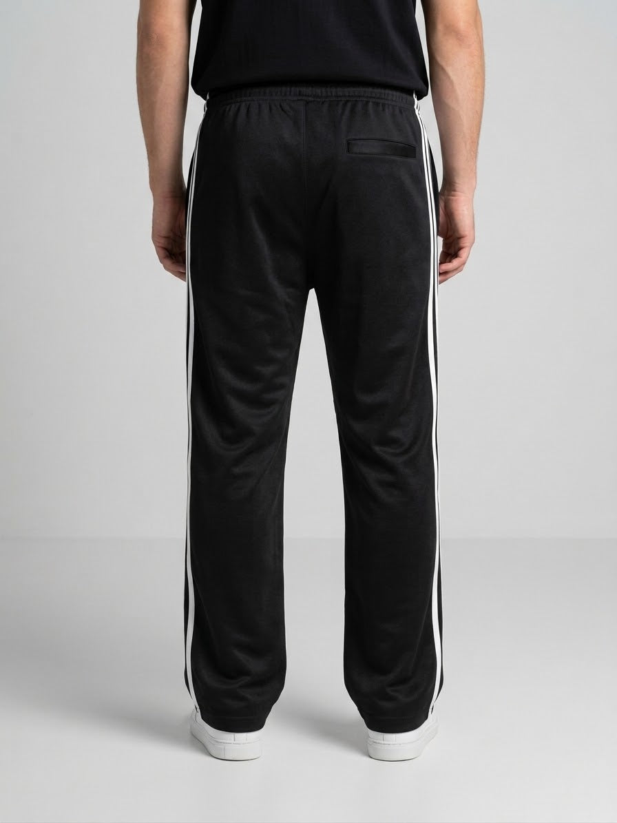 Pantalón Deportivo Classic Track – Negro con Rayas Blancas